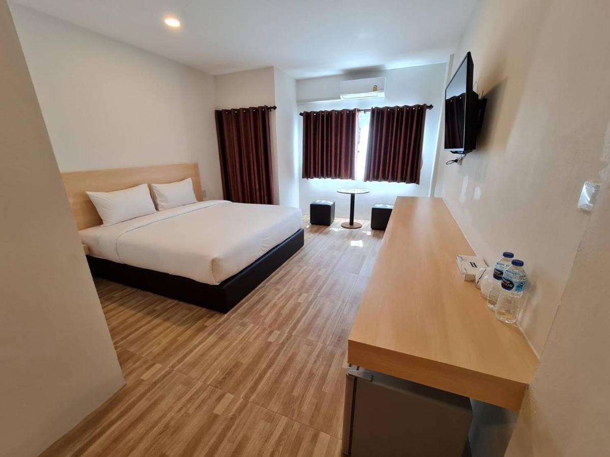 The Charlotte Smart Hotel Lop Buri Εξωτερικό φωτογραφία