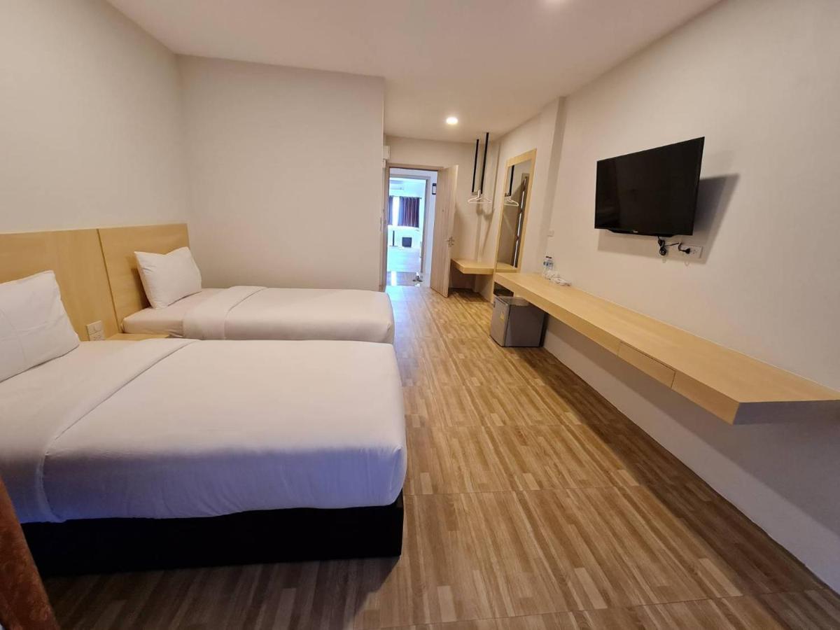 The Charlotte Smart Hotel Lop Buri Εξωτερικό φωτογραφία