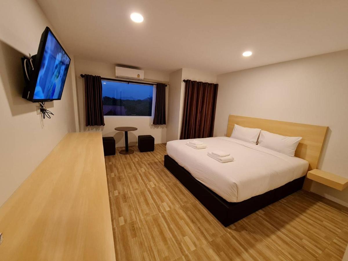 The Charlotte Smart Hotel Lop Buri Εξωτερικό φωτογραφία