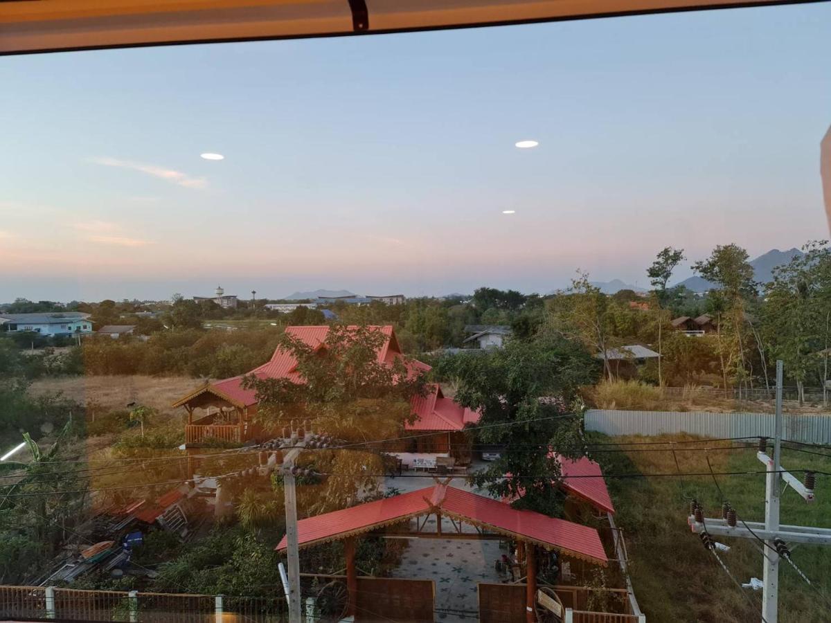 The Charlotte Smart Hotel Lop Buri Εξωτερικό φωτογραφία