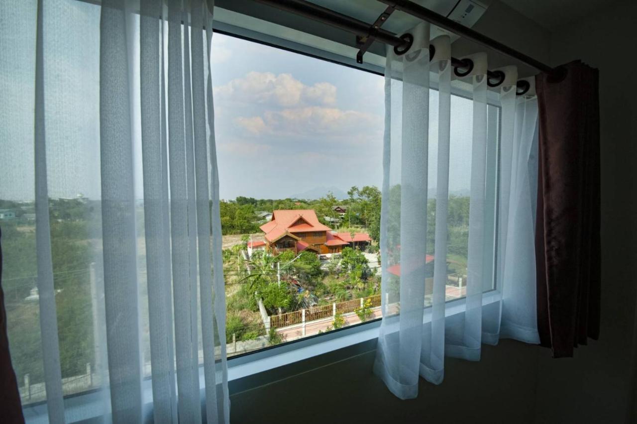 The Charlotte Smart Hotel Lop Buri Εξωτερικό φωτογραφία