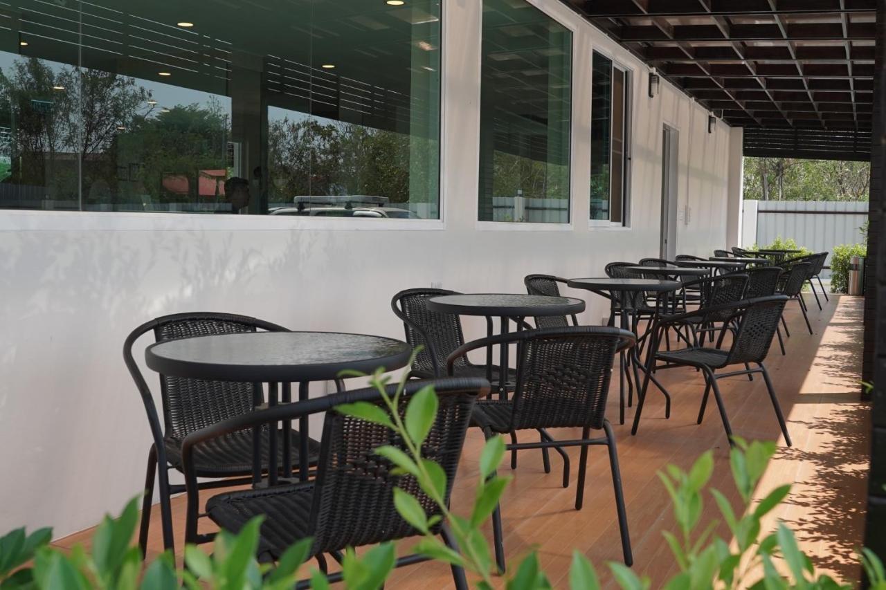 The Charlotte Smart Hotel Lop Buri Εξωτερικό φωτογραφία