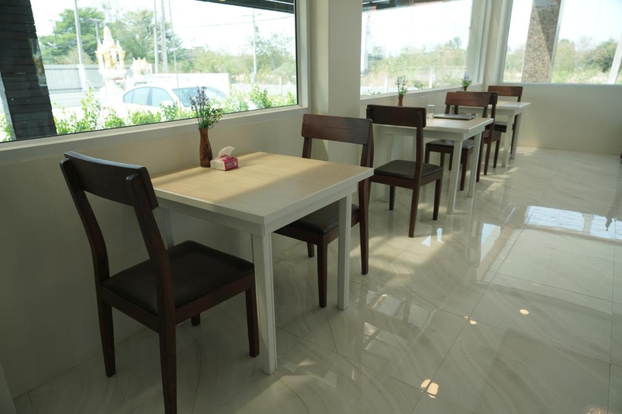 The Charlotte Smart Hotel Lop Buri Εξωτερικό φωτογραφία