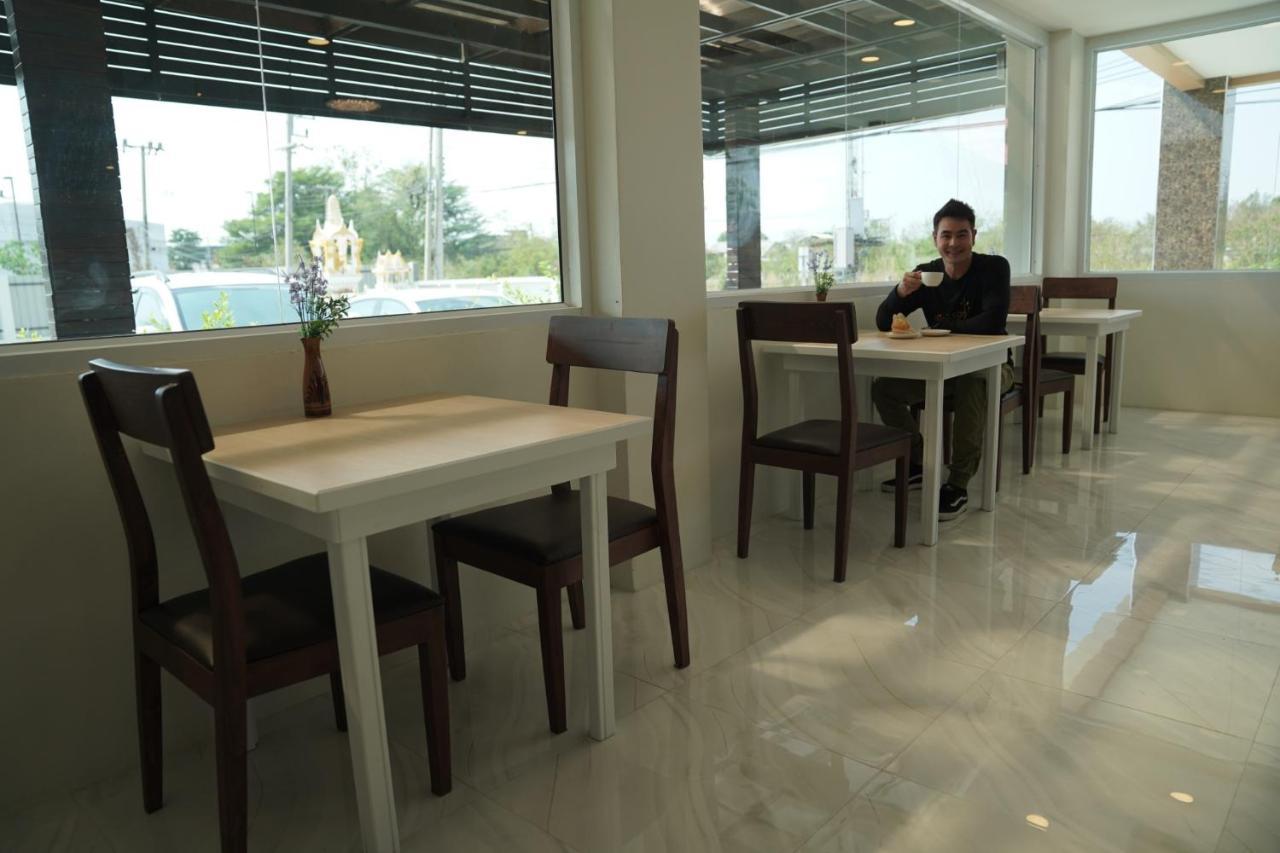 The Charlotte Smart Hotel Lop Buri Εξωτερικό φωτογραφία