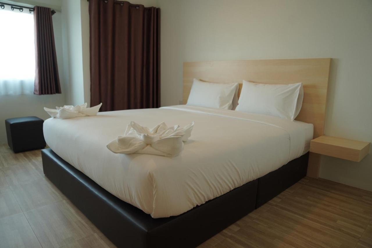The Charlotte Smart Hotel Lop Buri Εξωτερικό φωτογραφία