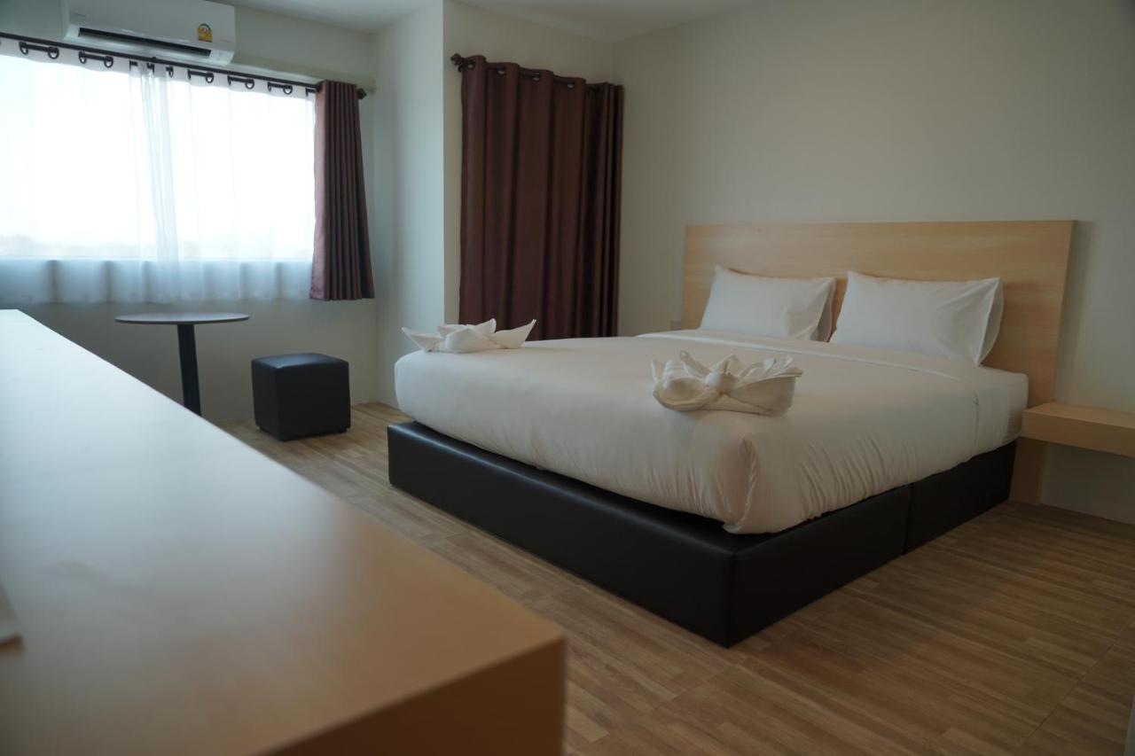 The Charlotte Smart Hotel Lop Buri Εξωτερικό φωτογραφία