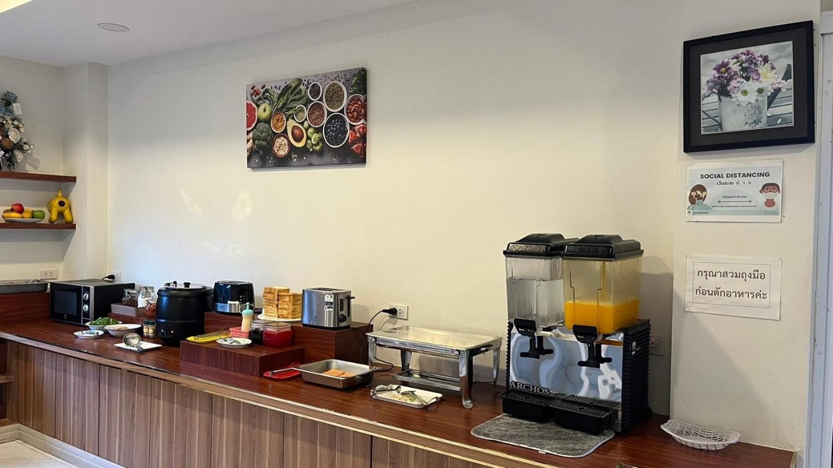 The Charlotte Smart Hotel Lop Buri Εξωτερικό φωτογραφία