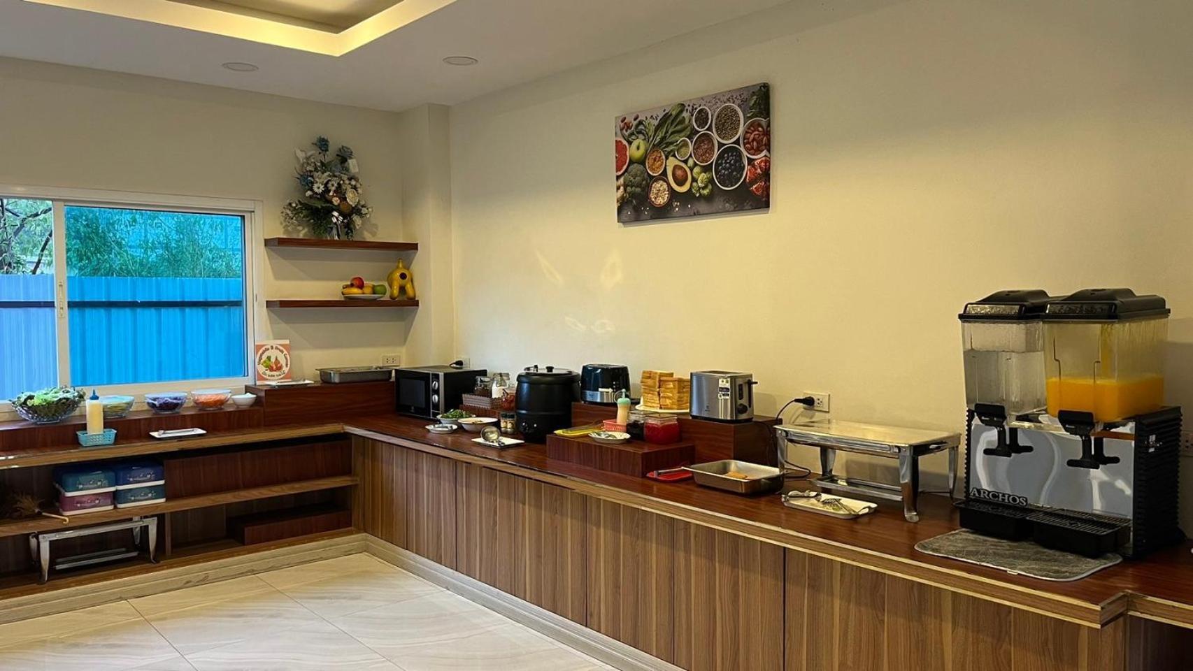 The Charlotte Smart Hotel Lop Buri Εξωτερικό φωτογραφία